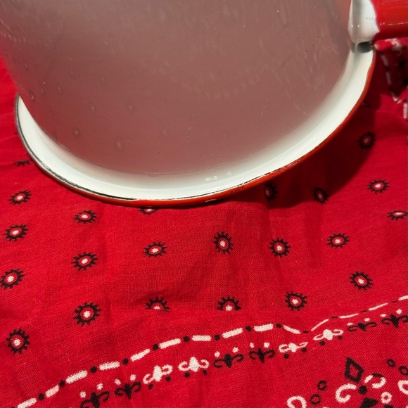 Vintage Farmhouse Red and White Enamel Saucepan - Picture 4 of 16
